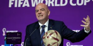 De UEFA spreekt geen vertrouwen uit in Infantino en zweert verantwoordelijkheid voor het mislukte aandelenplan voor het WK