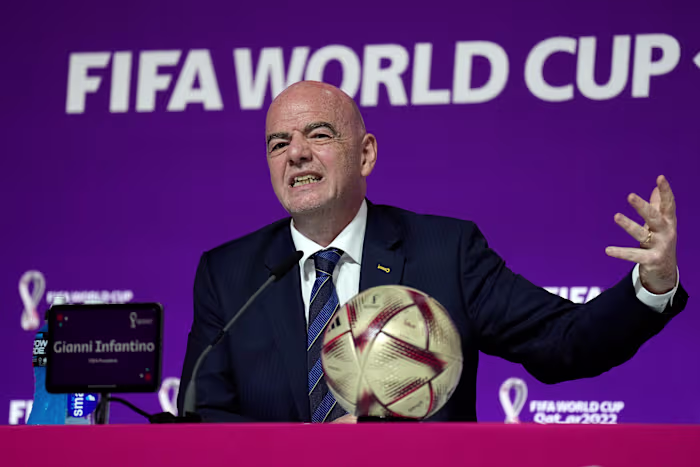 De UEFA spreekt geen vertrouwen uit in Infantino en zweert verantwoordelijkheid voor het mislukte aandelenplan voor het WK