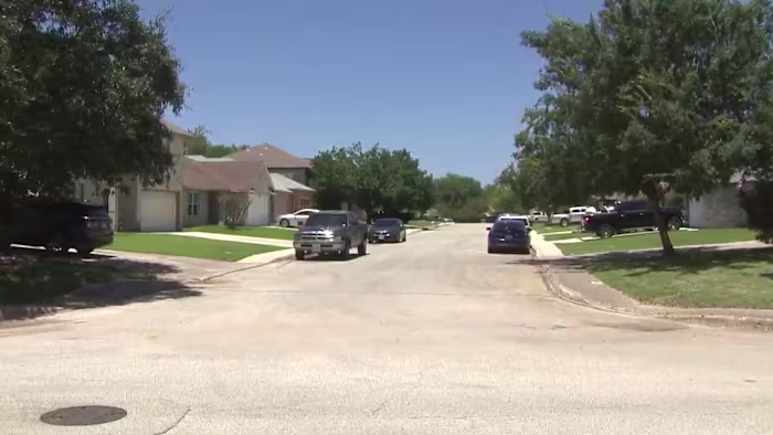 De politie van San Antonio identificeert een vrouw die doodgeschoten is aangetroffen in het huis van Northwest Side; Verdachte sterft ook