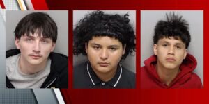 Gegevens: 3 tieners uit San Antonio die betrokken zijn bij 2 soortgelijke overvallen worden geconfronteerd met nieuwe aanklachten, datums voor de rechtbank
