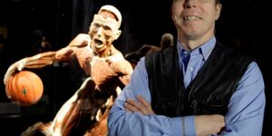 Gunther von Hagens, de Duitse anatoom achter de tentoonstelling ‘Body Worlds’, sterft op 81-jarige leeftijd