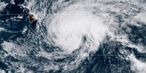 Hawaii’s Big Island wordt bedreigd door een zeldzame orkaanlanding terwijl de tropische storm Lala in kracht toeneemt