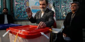 Het Iraanse veiligheidshoofd bedreigt zijn buren tegen economische maatregelen en andere ontwikkelingen in het Midden-Oosten