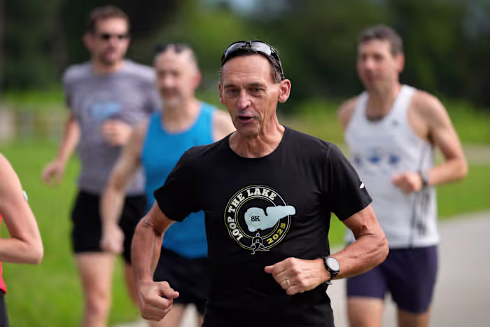 Het opwarmende klimaat dwingt marathons om veranderingen te overwegen om lopers koel te houden
