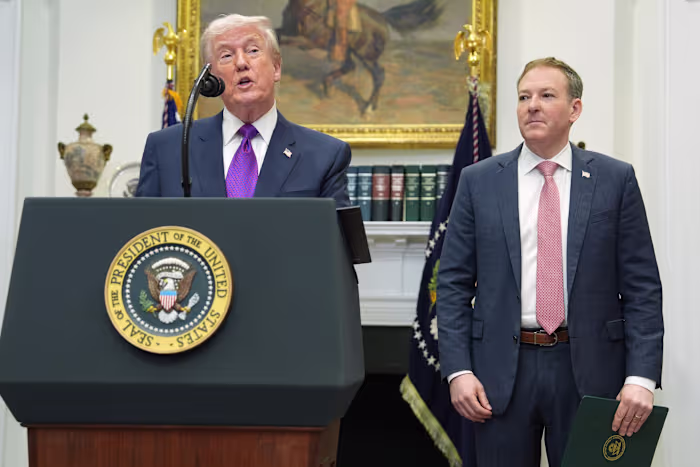 Het verdeelde federale hof van beroep zegt dat de regering-Trump ongelijk had om de klimaatfondsen te beëindigen