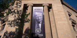 Hof van Beroep kiest de kant van Trump in strijd over dagvaarding van genderbevestigende zorgverlener