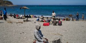 In Ceuta houden sommige migranten vast aan de hoop ooit het vasteland van Spanje te bereiken