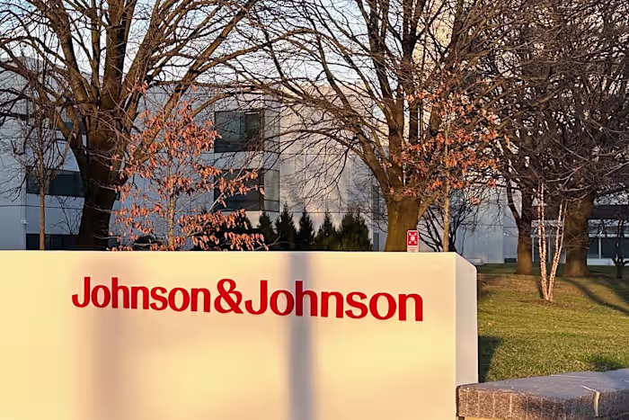 Johnson & Johnson stelt een talkschikking van $5,5 miljard voor om een ​​einde te maken aan de juridische strijd op de marathon