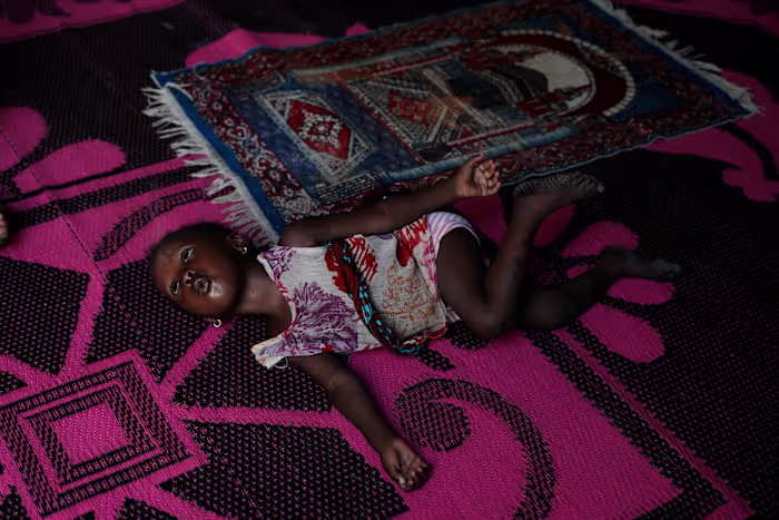 Nigeriaanse kinderen betalen de prijs voor de oorlog in Iran, terwijl ondervoeding en armoede toenemen