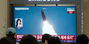 Noord-Korea vuurt een spervuur ​​van raketten af ​​op de zee, nadat het de toenadering van Trump heeft afgewezen