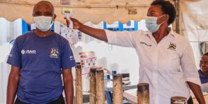 Oeganda verklaart zich vrij van Ebola, terwijl Congo ermee blijft worstelen