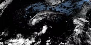 Orkaan Lala passeert Hawaï’s Big Island zonder aan land te komen in een regio met hevige wind en regen