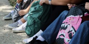 Overbelasting van schoolrugzakken: Zware tassen kunnen de lichamen van kinderen belasten