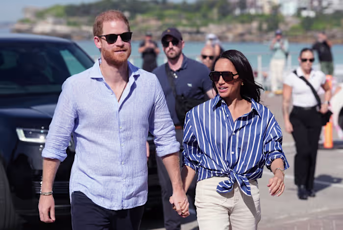 Prins Harry en Meghan keren met hun kinderen terug naar Groot-Brittannië