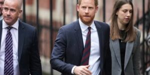 Prins Harry en zes anderen moeten aanvankelijk 13 miljoen dollar betalen vanwege de mislukte schending van de privacyzaak