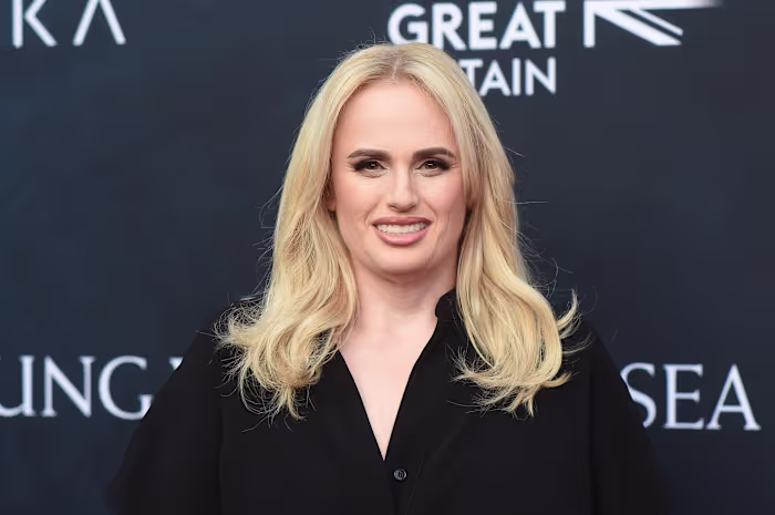 Rebel Wilson wordt vrijgesproken van het belasteren van een acteur die in haar regiedebuut speelde