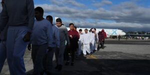 Ruim 2.300 Mexicanen naar Guatemala en Honduras gestuurd nu Trump deportaties uit derde landen opvoert