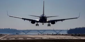 Toe aan een zomervakantie? Hoe u moet eten en drinken om een ​​jetlag te minimaliseren