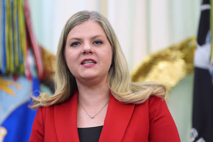 Trump kiest Dr. Heidi Overton, een topassistent van het Witte Huis, om de Food and Drug Administration te leiden