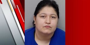 Tweede vrouw gearresteerd, beschuldigd van het beroven van Knicks-fans met een mes na de NBA-finale in San Antonio