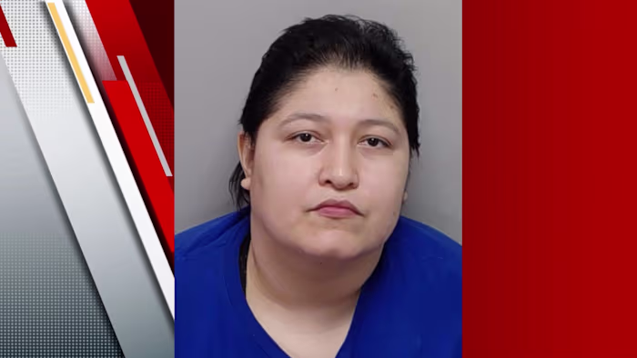 Tweede vrouw gearresteerd, beschuldigd van het beroven van Knicks-fans met een mes na de NBA-finale in San Antonio