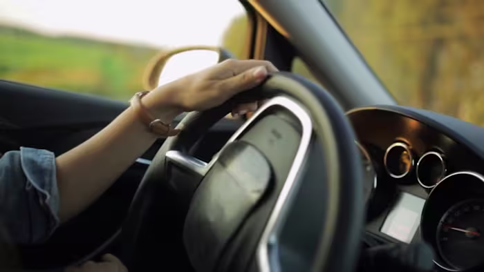 Wat AAA aanbeveelt bij het kiezen van de eerste auto voor tienerbestuurders