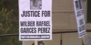 Activisten uit San Antonio protesteren nadat een man is neergeschoten door een ICE-officier in Austin