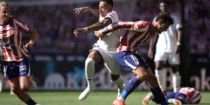 Atletico Madrid verslaat 10-koppig Real Madrid met 2-1, Man City overleeft Sunderland in Premier League