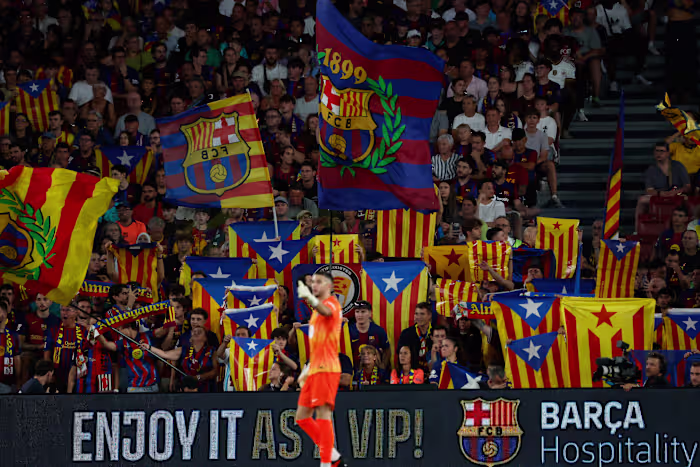 Barcelona schrapt eerbetoon aan de winnaars van het WK voetbal in Spanje. Wet ter ondersteuning van het Catalaanse symbool wordt in plaats daarvan vastgehouden
