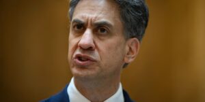 Britse regering verbiedt goederen uit Israëlische nederzettingen en beschuldigt kolonisten van ‘etnische zuivering’