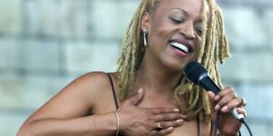 Cassandra Wilson, de tweevoudig Grammy Award-winnende jazz-zangeres, sterft op 70-jarige leeftijd