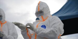 Congo heeft een tekort aan gezondheidswerkers omdat Ebola nog steeds niet onder controle is, zegt de WHO