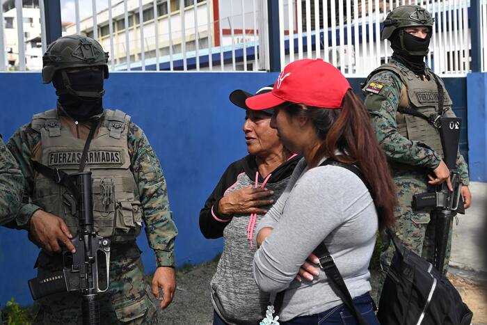 De VS hebben een Ecuadoraanse boot tot zinken gebracht in de Stille Oceaan, die volgens hem verband houdt met drugshandel