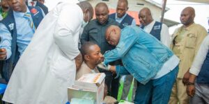 De ebola-uitbraak in Oost-Congo breidt zich uit naar twee nieuwe gezondheidszones, waarbij nu in totaal 60 gebieden getroffen zijn