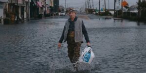 De krachtige nor’easter overstroomt opnieuw naar het noordoosten en veroorzaakt problemen van New Jersey tot New England