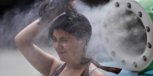 De mondiale hitte bleef hoog. Wetenschappers zeggen dat augustus de warmste maand op aarde was die ze ooit hebben gemeten.