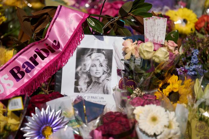 De streams van Dolly Parton schieten omhoog na haar dood, waardoor ze wereldwijd de meest gestreamde artiest is