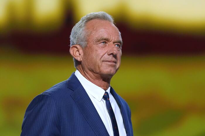 Democraten dringen bij RFK Jr. aan op een wijziging van de ethische overeenkomst met betrekking tot de honoraria van advocatenkantoren