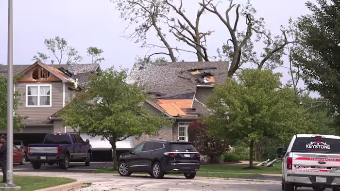 Door zwaar weer valt de stroom uit in Illinois, Indiana en Ohio terwijl de 'ring van vuur' het Midwesten treft