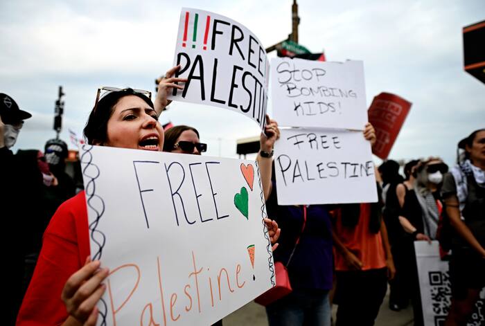 Ed Sheeran zegt dat de situatie in Gaza 'catastrofaal en niet te rechtvaardigen' is terwijl hij het concert opent