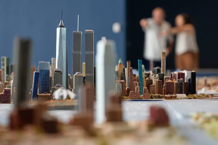 Een vrachtwagenchauffeur bouwde voor de lol een model van NYC met meer dan 800.000 bouwwerken. Nu is het een museumtentoonstelling
