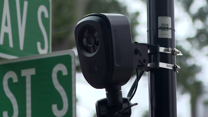 Flockcamera's uitgelegd: hoe geautomatiseerde plaatlezers werken en hun impact in Zuid-Texas