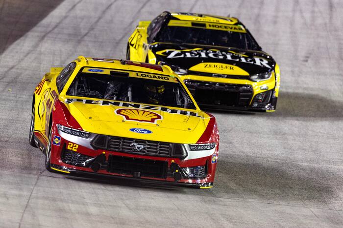 Kyle Larson en Joey Logano klimmen in NASCAR Chase terwijl de druk op Ryan Blaney toeneemt