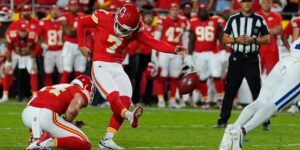 Mahomes en Walker schitteren, Butker raakt winnende 40-yarder terwijl Chiefs Colts met 33-30 verslaan in OT