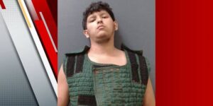 Man gearresteerd en drie gewond nadat achtervolging leidt tot crash in Comal County, zegt DPS