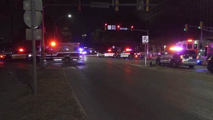 Man opgenomen in ziekenhuis na schietpartij in het centrum van San Antonio, zegt de politie