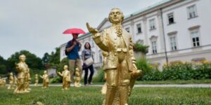 Mini-Mozart-overval verpest jubileum-eerbetoon als dieven er vandoor gaan met 210 beeldjes