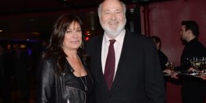 Nieuwe aanklacht beweert dat Nick Reiner op de loer lag voordat hij de ouders Rob en Michele Reiner vermoordde
