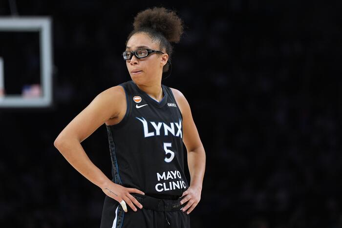 Olivia Miles breekt Caitlin Clark's WNBA-rookiepuntenrecord in Lynx-overwinning op Sun