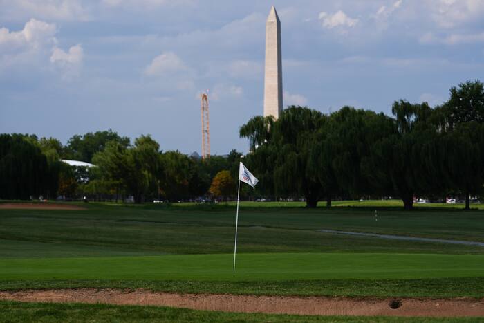 Park Service kent stilletjes contracten toe om te werken aan de overname van de golfbaan East Potomac door Trump